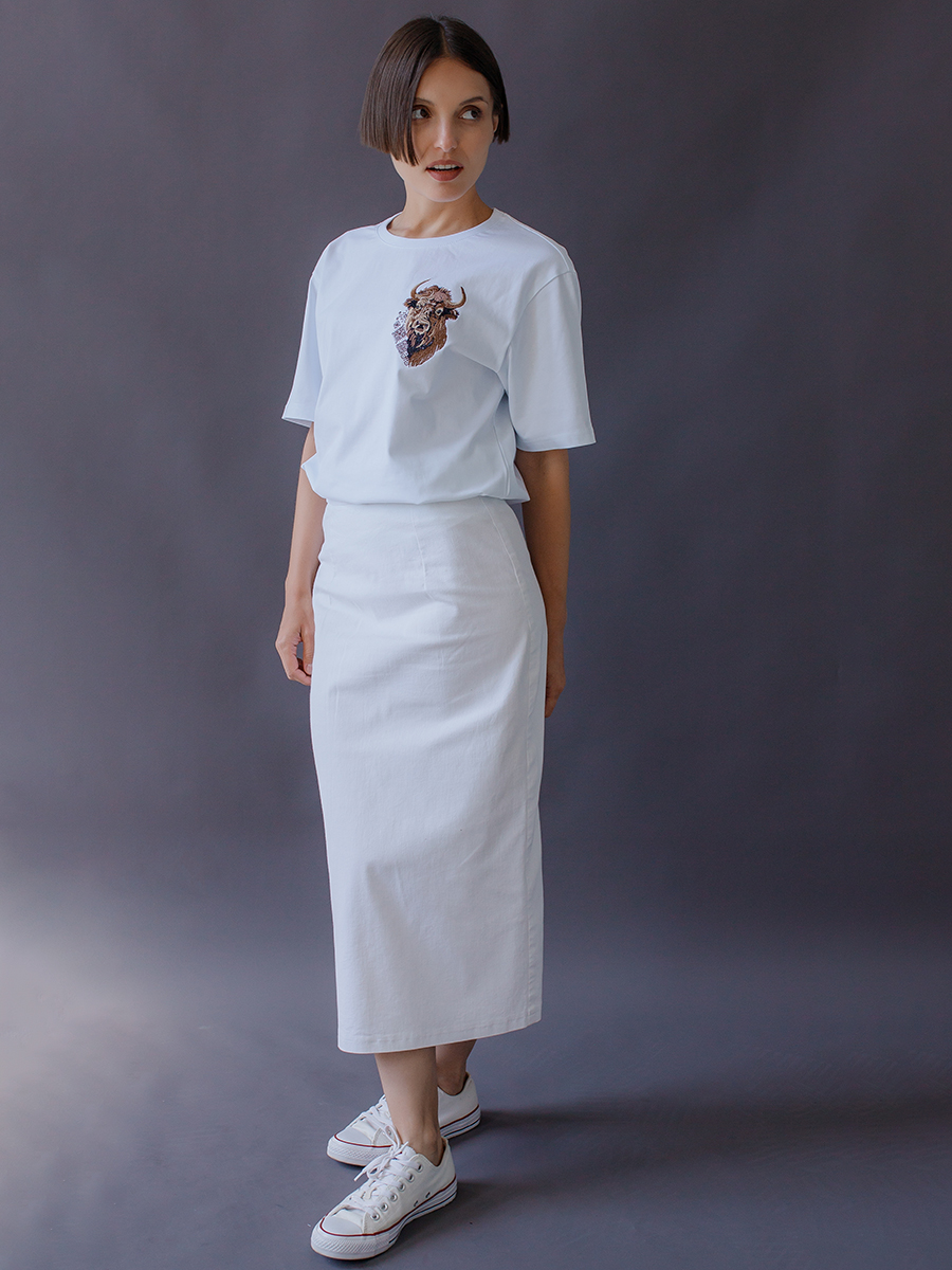 Белая футболка мужская плотная с вышивкой "Бизон"