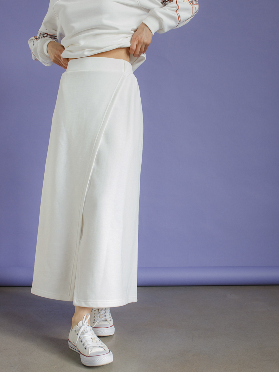 Юбка женская с запахом молочного цвета