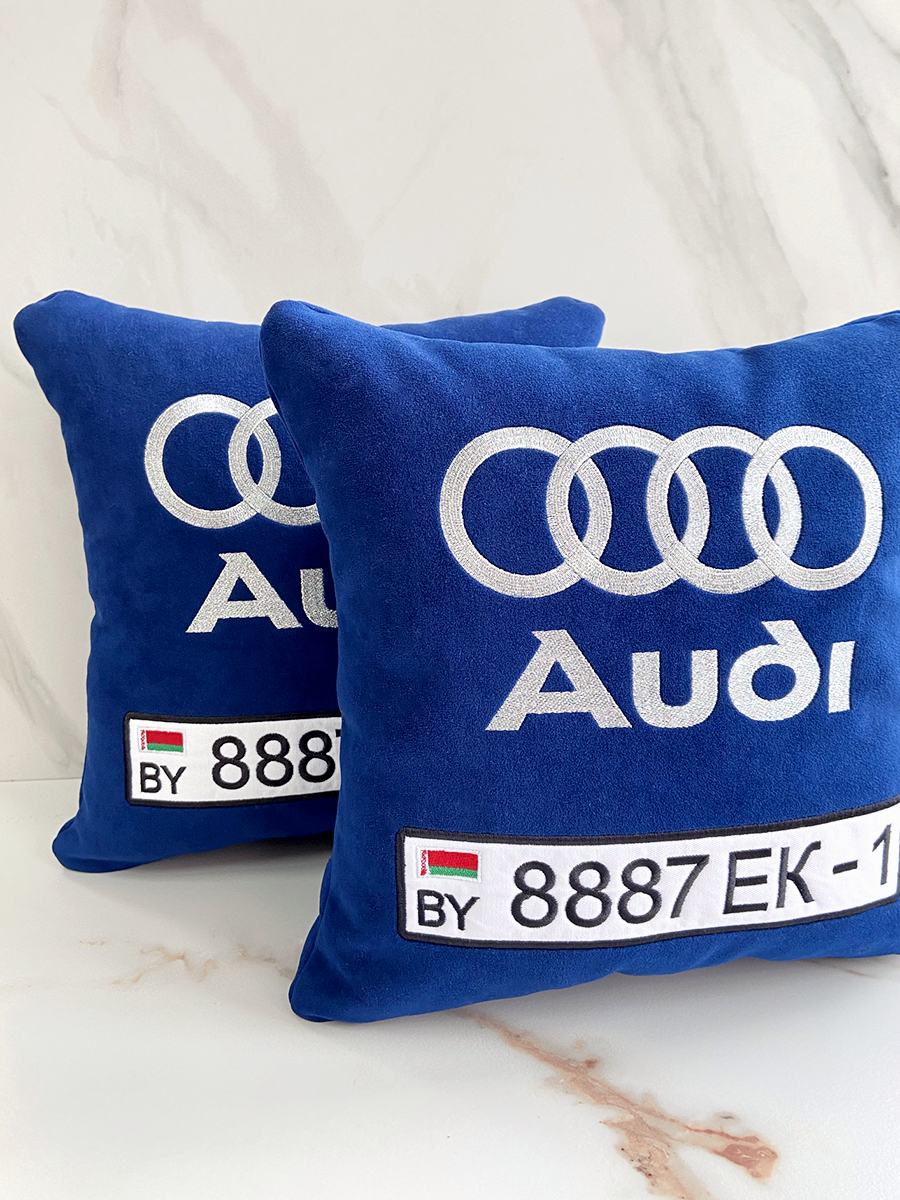 Комплект синих подушек "Audi", 33x33 см