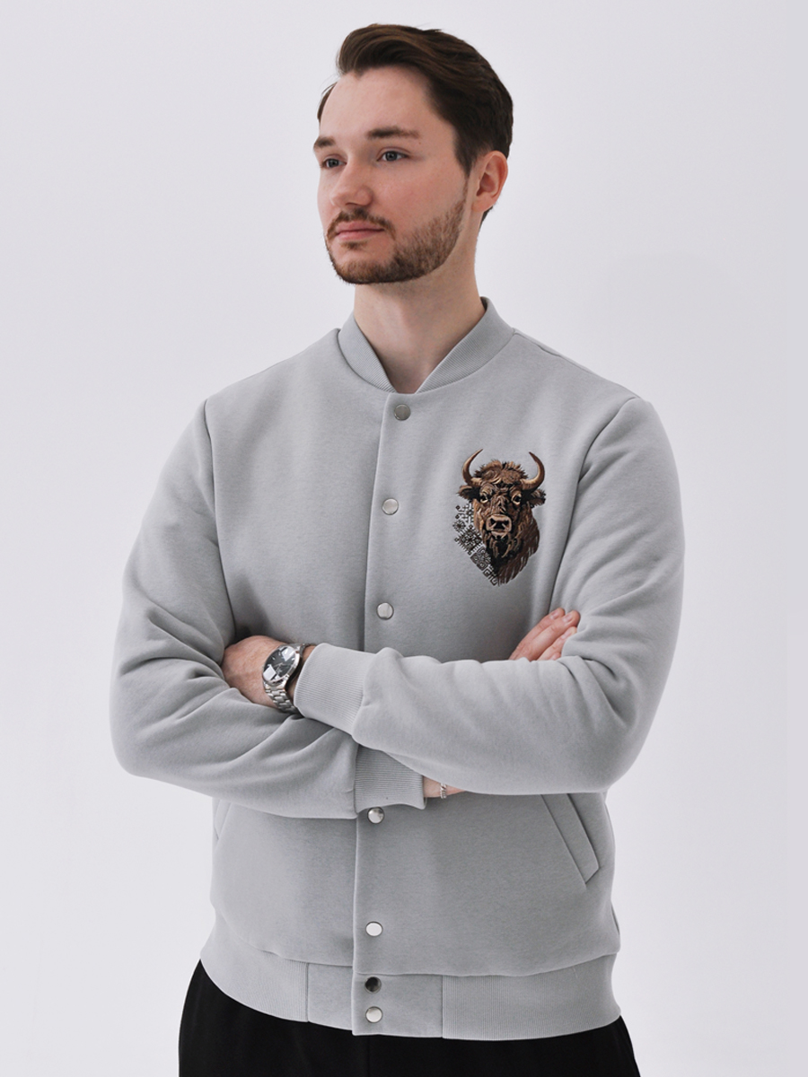 Бомбер мужской светло-серый с вышивкой "Бизон"