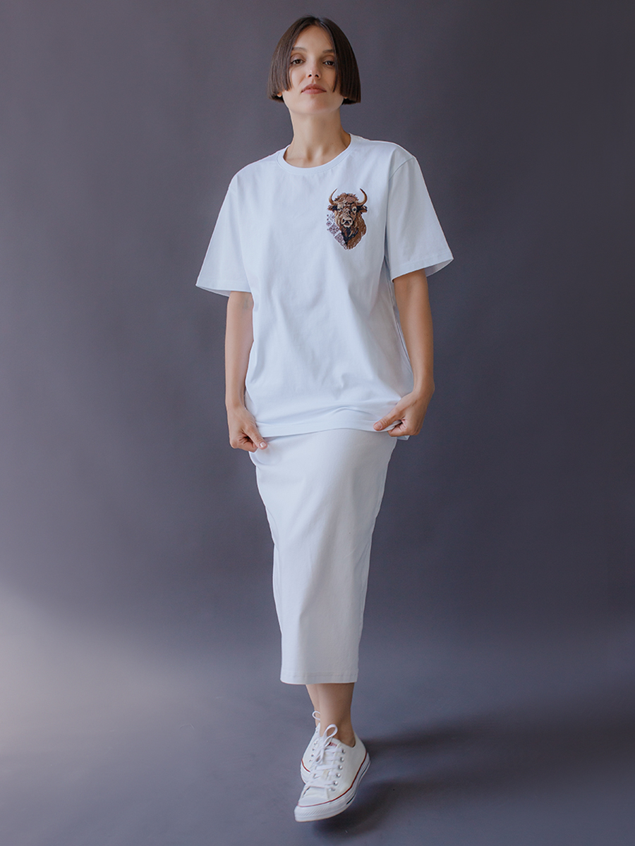 Белая футболка мужская плотная с вышивкой "Бизон"