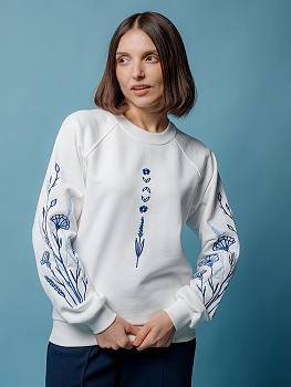 Женский свитшот реглан молочного цвета с вышивкой "Васильковые грёзы"