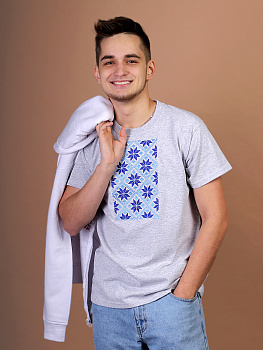 Мужская футболка серая с синей вышивкой "Васьмiрог" 