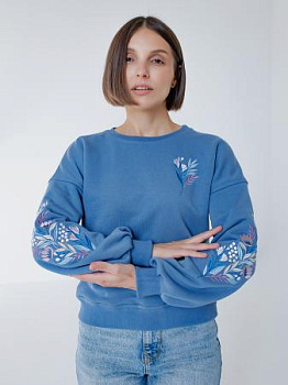 Женский свитшот оверсайз джинсового цвета с цветочной вышивкой на рукавах