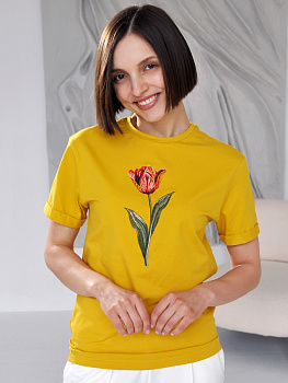 Женская горчичная футболка оверсайз с вышивкой "Тюльпан"