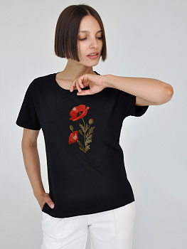 Женская черная футболка со спущенным плечом с вышивкой "Маки"