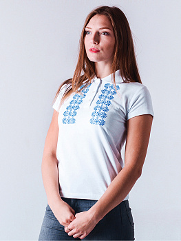 Женская футболка-поло белая с синей вышивкой "Васильки"