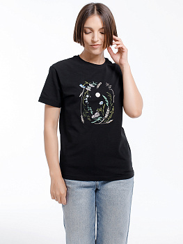 Женская футболка черная оверсайз с вышивкой "Вальс цветов"