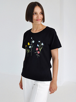 Женская черная футболка со спущенным плечом и разрезами с вышивкой "Мир цветов"