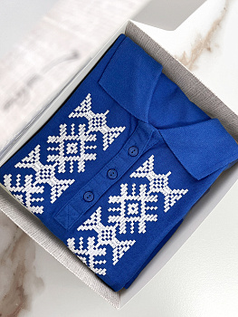 Женская футболка-поло васильковая с белой вышивкой "Сонца"