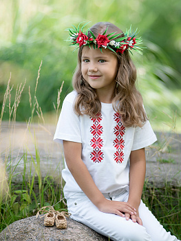 Детская футболка белая с красной вышивкой "Хараство" 