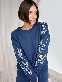 Женский свитшот цвета индиго с вышивкой "Валошкі ў каласах"