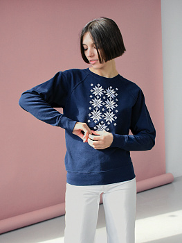 Свитшот темно-синий женский реглан с белой вышивкой "Жыццё" 