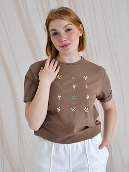 Женская футболка цвета капучино оверсайз с вышивкой "Листопад"